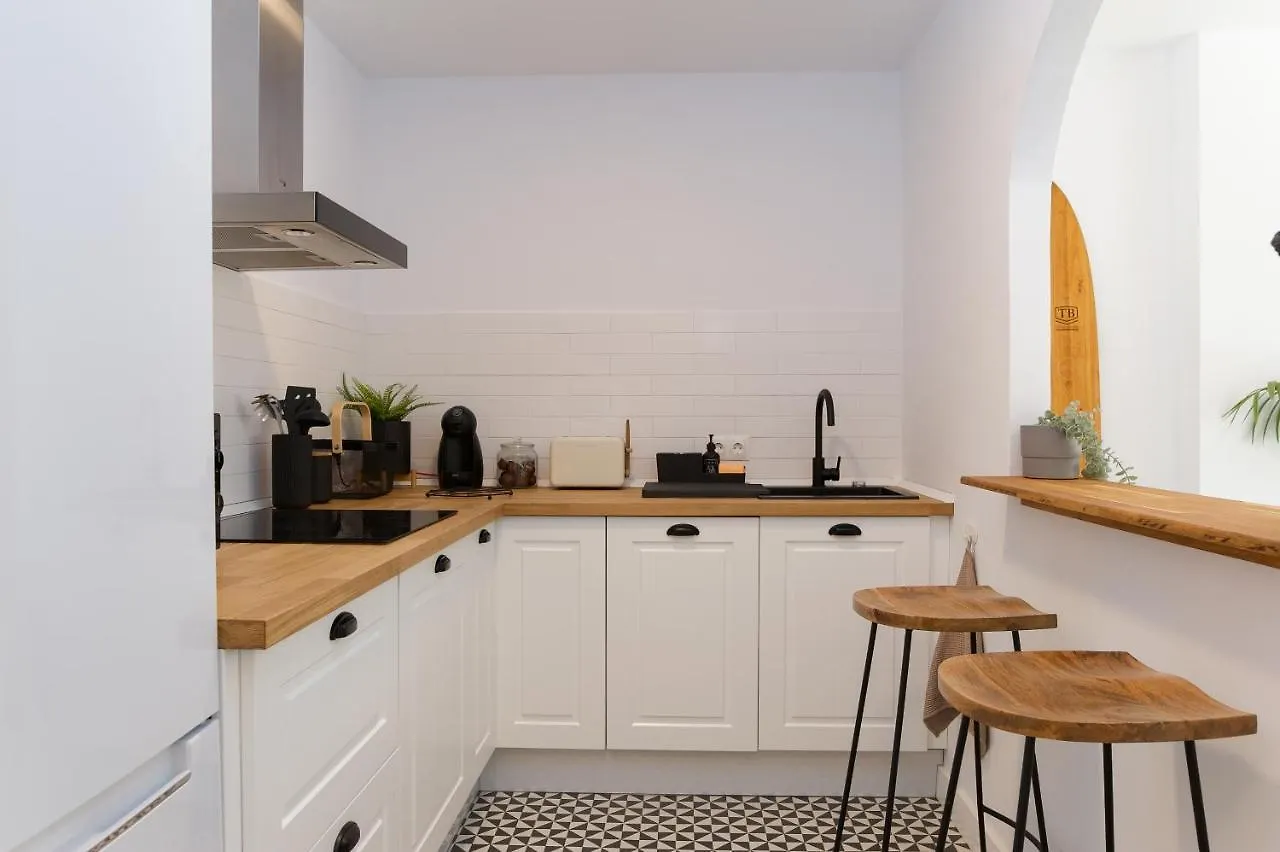 Surf Apartment - Wifi - Parking - Swimming Pool - Patio - Garden Tarifa
