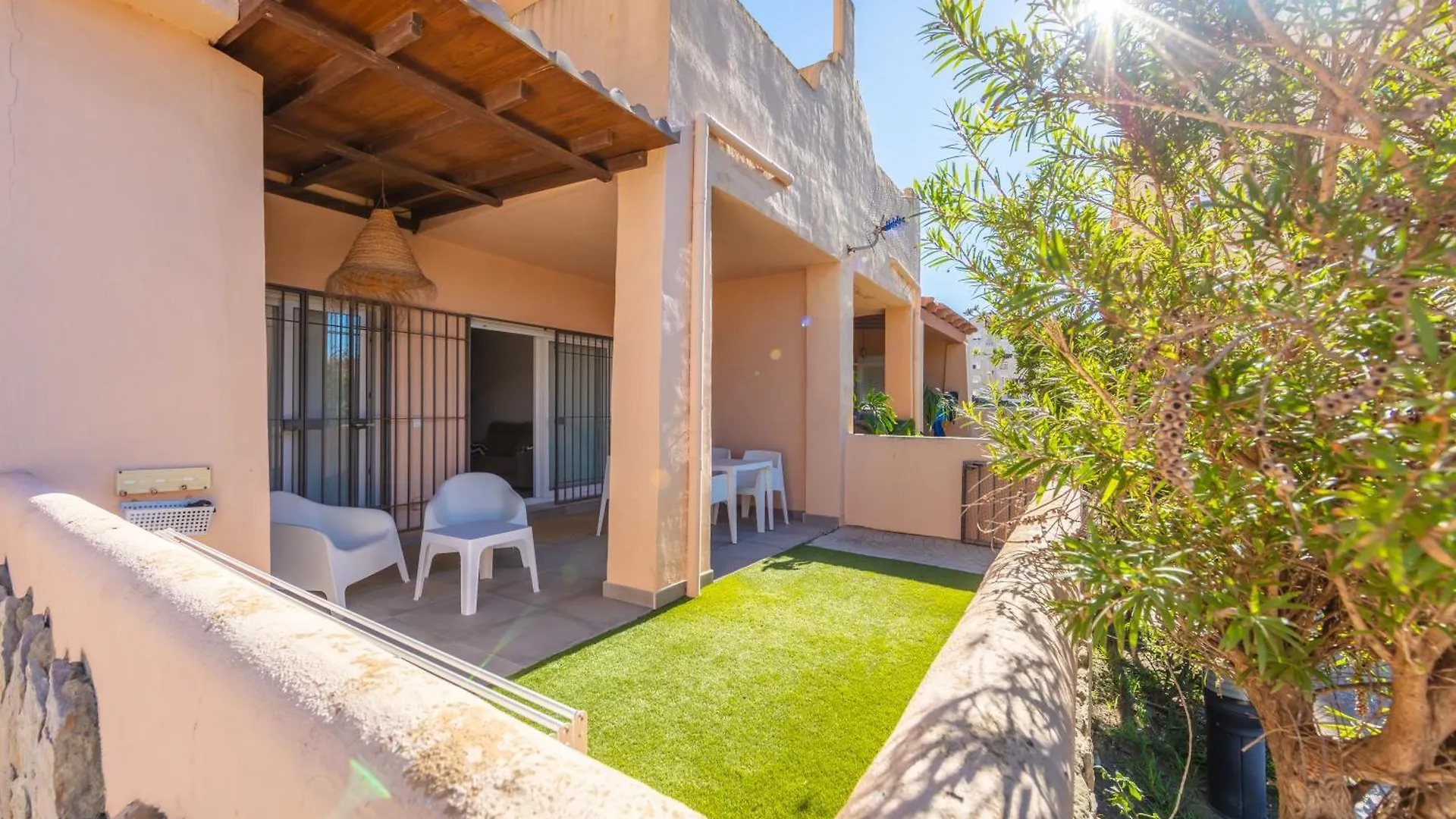Surf Apartment - Wifi - Parking - Swimming Pool - Patio - Garden Tarifa
