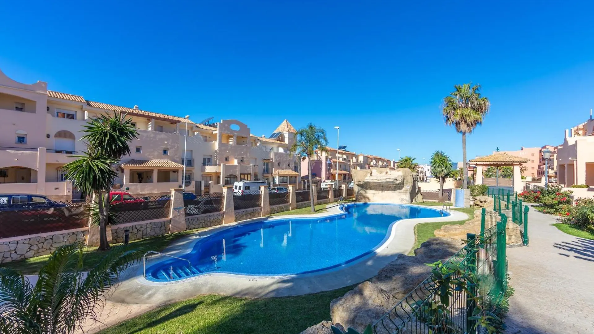 Surf Apartment - Wifi - Parking - Swimming Pool - Patio - Garden Tarifa 0*,  Spain
