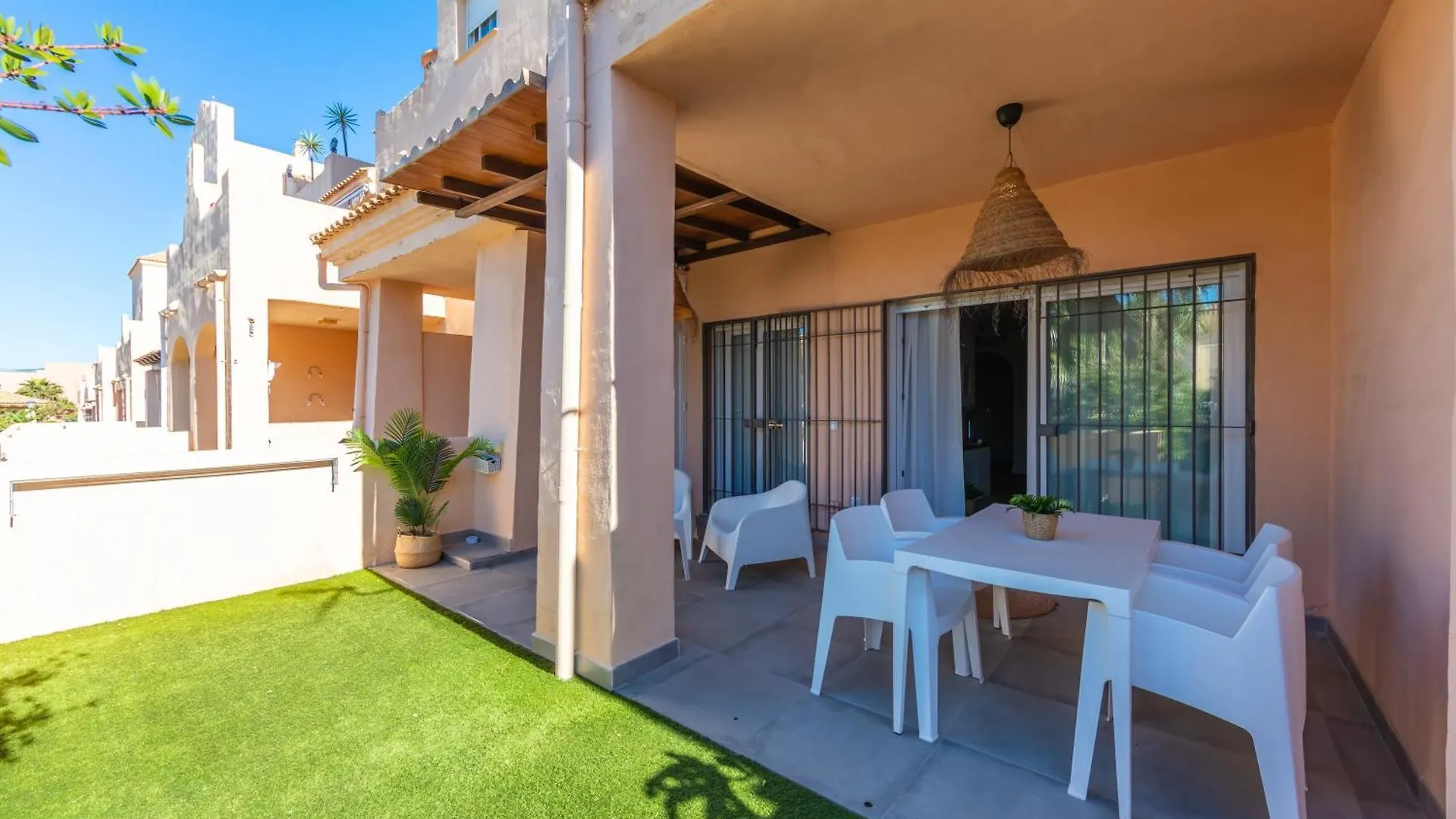 Surf Apartment - Wifi - Parking - Swimming Pool - Patio - Garden Tarifa Spain