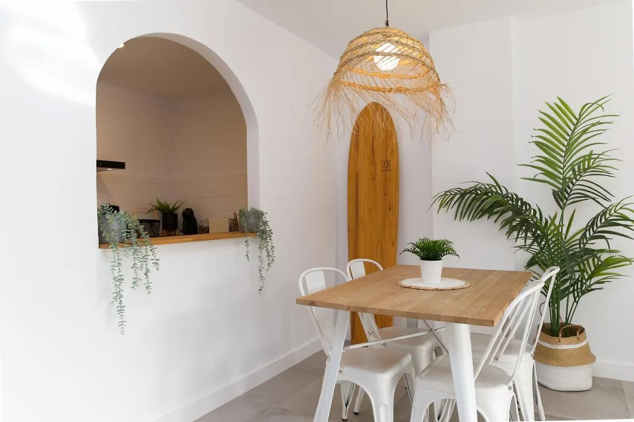 Surf Apartment - Wifi - Parking - Swimming Pool - Patio - Garden Tarifa
